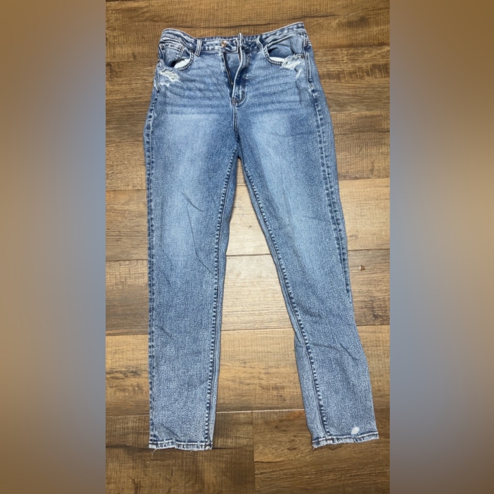 American Eagle Outfitters Mom Jeans